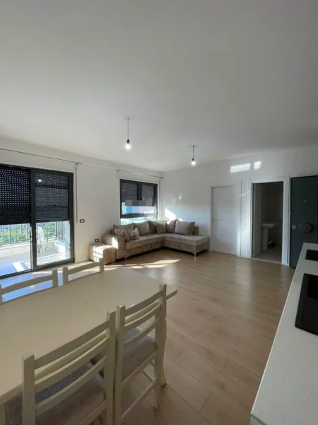 Tirane, jepet me qera apartament 1+1+Ballkon Kati 9, 65 m² 580 € (filip jano)