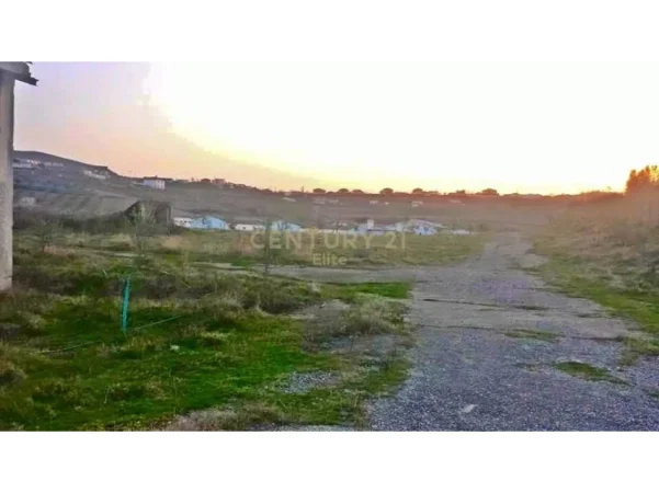 Tirane, shitet ambjent biznesi Kati 0, 51.000 m² 2.500.000 € (Elbasan)