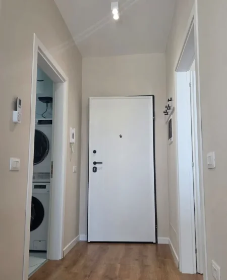Tirane, jepet me qera apartament 1+1 Kati 3, 64 m² 560 € (5 maji)