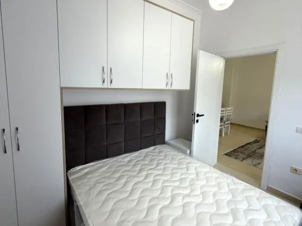Tirane, jepet me qera apartament 1+1 Kati 2, 60 m² 500 € 