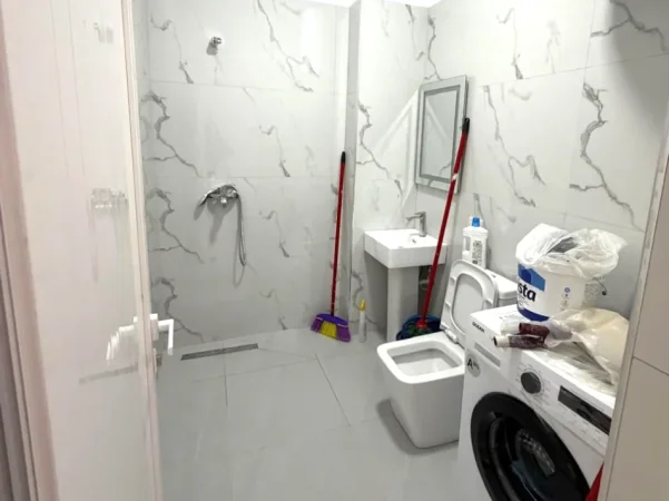 Tirane, jepet me qera apartament 1+1 Kati 2, 60 m² 500 € 