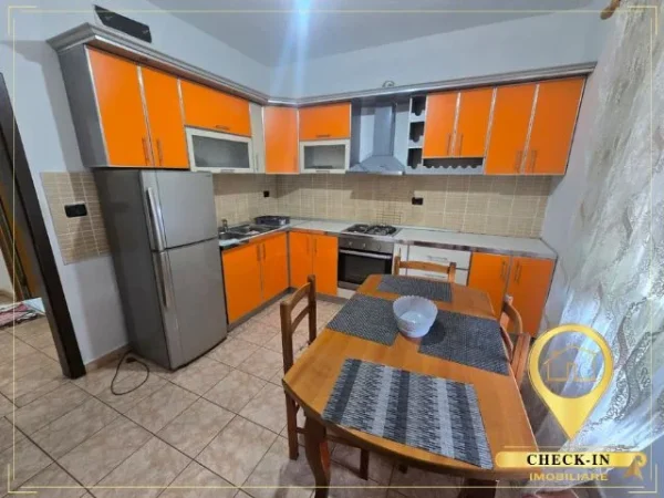 Tirane, jepet me qera apartament 2+1+Aneks+Ballkon Kati 2, 80 m² 320 € (Rruga Nikolle Mekjashi)
