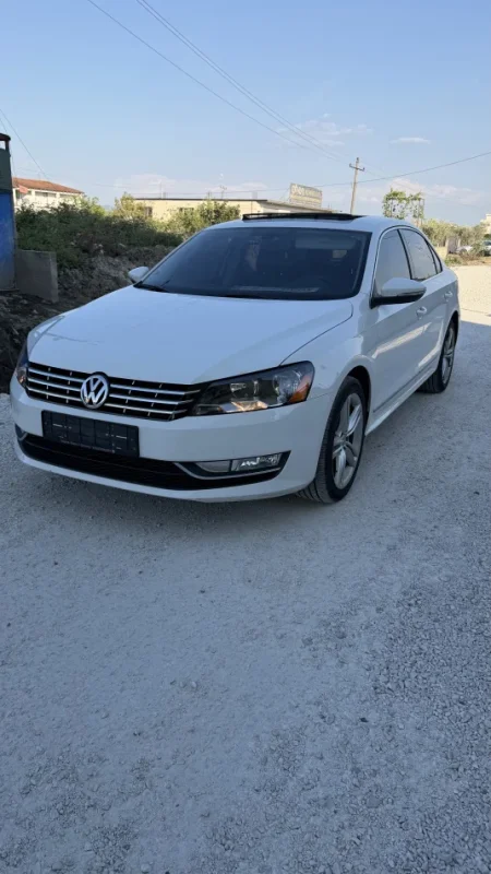 Kavaje, shes makine Passat Nafte, e bardhë automatik Kondicioner 2.200 km 6.999 €