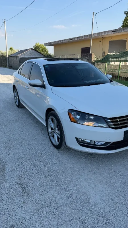 Kavaje, shes makine Passat Nafte, e bardhë automatik Kondicioner 2.200 km 6.999 €