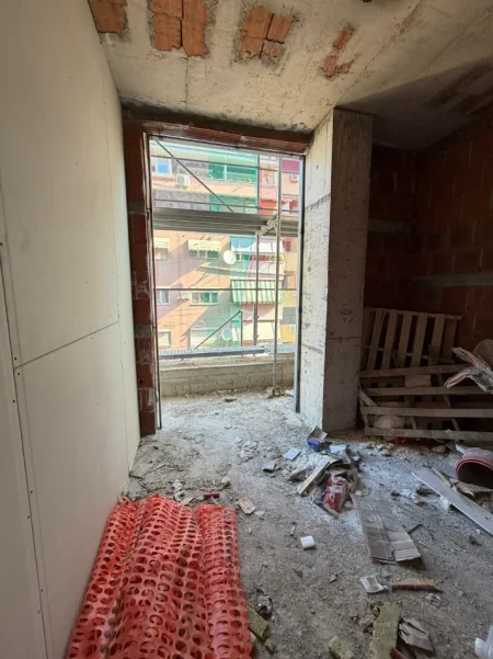 Tirane, shitet apartament 1+1+Ballkon Kati 5, 73 m² 304.080 € (Unico Bllok)