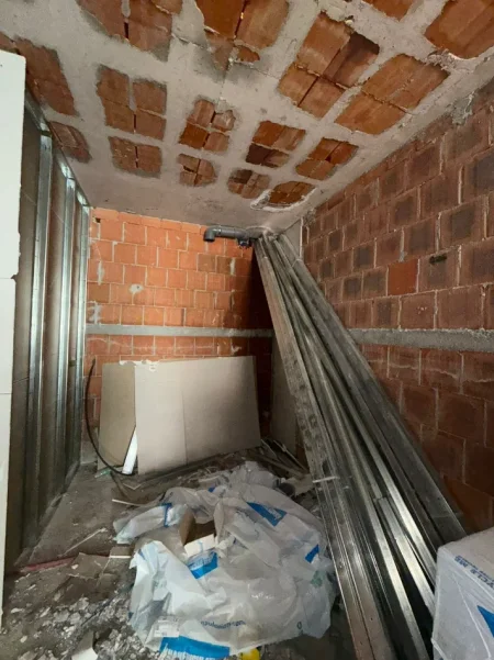 Tirane, shitet apartament 1+1+Ballkon Kati 5, 73 m² 304.080 € (Unico Bllok)