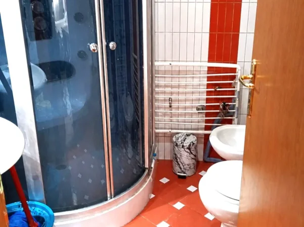Tirane, jepet me qera garsonier 1+1 , 50 m² 500 € (Rruga Mihal Duri)