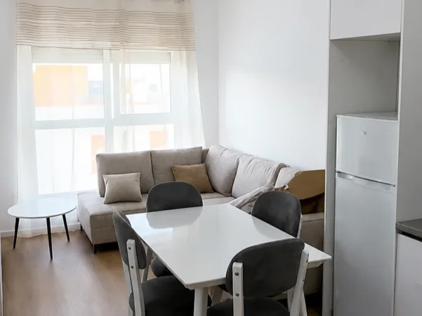 Tirane, jepet me qera apartament 1+1+Ballkon Kati 8, 90 m² 450 € 