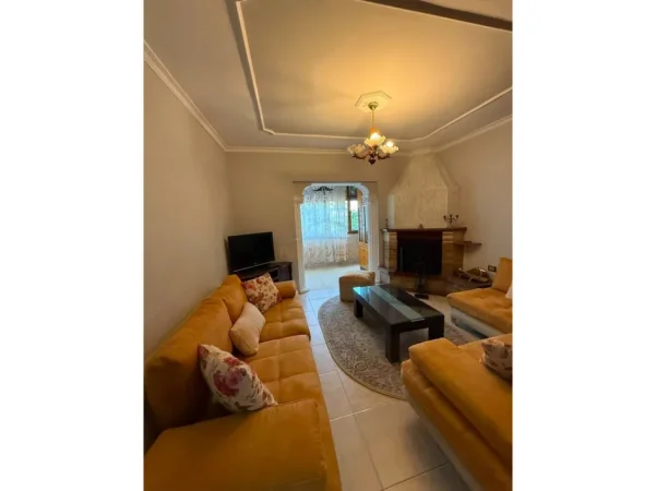 Tirane, jepet me qera apartament 2+1+Ballkon Kati 4, 83 m² 600 € (Bulevardi Zhan D'Ark)