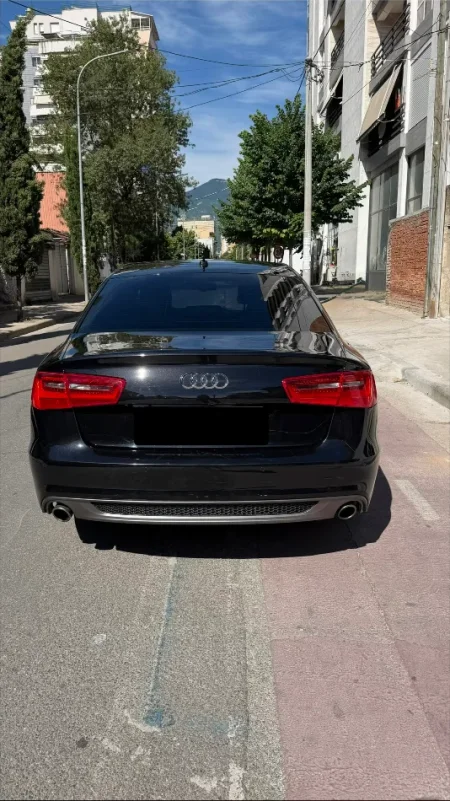 Tirane, shes makine Audi A6 Benzin+Gaz, e zeze automatik Kondicioner 13.000 €