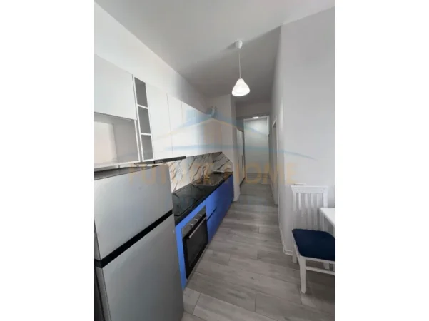 Tirane, jepet me qera apartament 2+1+Ballkon Kati 4, 97 m² 480 € (Ali Demi)