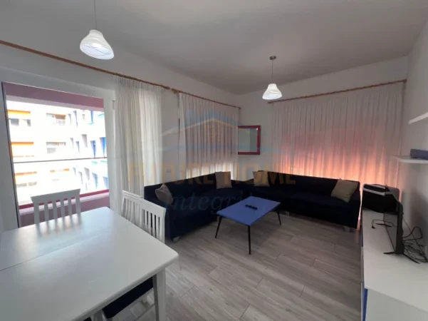 Tirane, jepet me qera apartament 2+1+Ballkon Kati 4, 97 m² 480 € (Ali Demi)