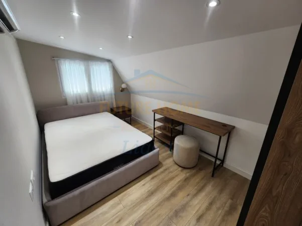 Tirane, shitet apartament 4+1+Ballkon Kati 4, 190 m² 420.000 € (Liqeni i Thate)
