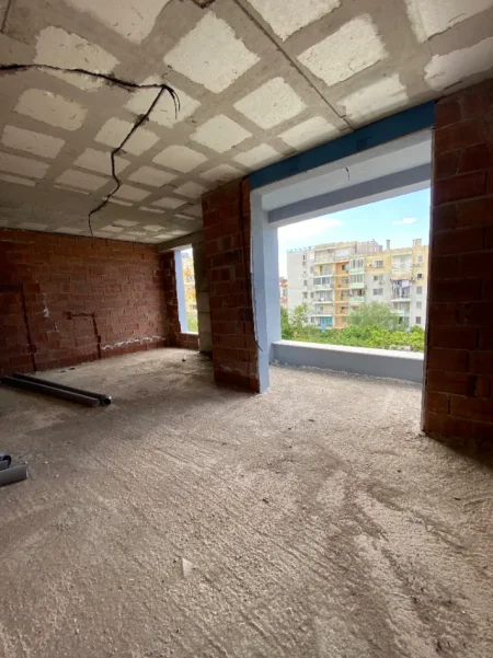 Tirane, shitet apartament 2+1 Kati 5, 172.000 € (Pranë Ish Burgut të Grave, Ali Dem)