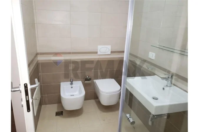 Tirane, jepet me qera apartament 2+1+Ballkon Kati 8, 116 m² 700 € (Delijorgji)