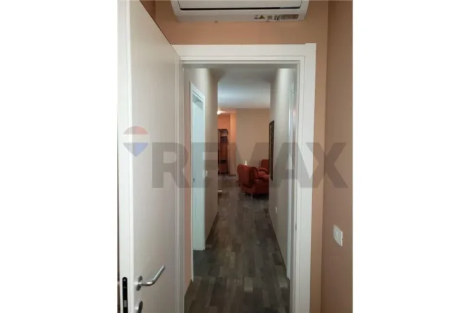 Tirane, jepet me qera apartament 2+1+Ballkon Kati 8, 116 m² 700 € (Delijorgji)