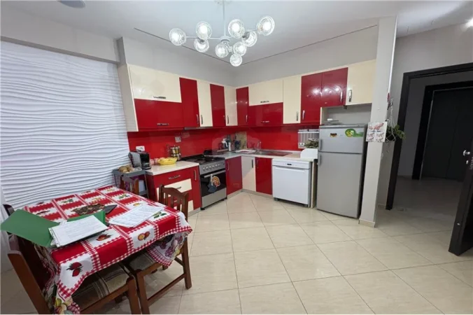 Vlore - Lungomare, shitet apartament 1+1+Ballkon Kati 1, 74 m² 195.000 € (Rruga Reshat Osmani, Vlore)