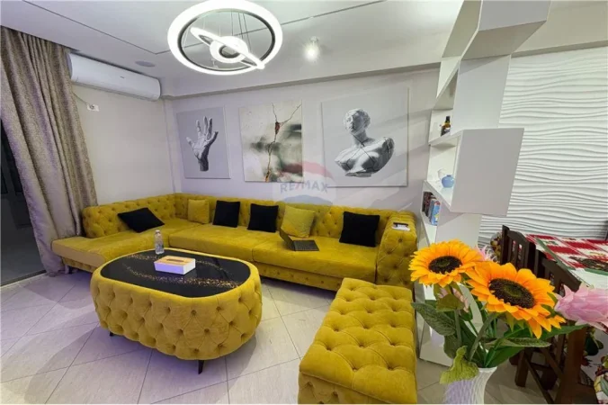 Vlore - Lungomare, shitet apartament 1+1+Ballkon Kati 1, 74 m² 195.000 € (Rruga Reshat Osmani, Vlore)