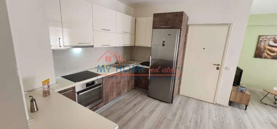 Tirane, jepet me qera apartament 2+1+Ballkon Kati 4, 100 m² 700 € (Kopeshti Zoologjik)