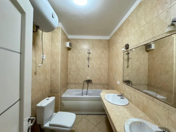 Tirane, jepet me qera apartament 2+1 Kati 4, 103 m² 730 € (Qendra Kristal bot143268)