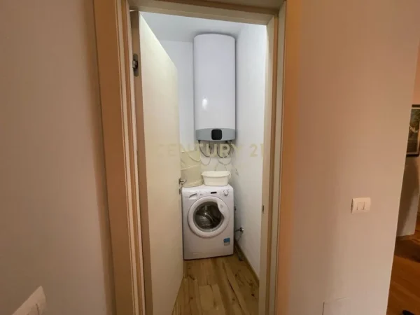 Tirane, jepet me qera apartament 1+1 Kati 1, 75 m² 800 € (Lunder EAST143210)