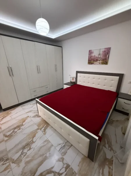 Tirane, jepet me qera shtepi 2+1 Kati 2, 94 m² 650 € 