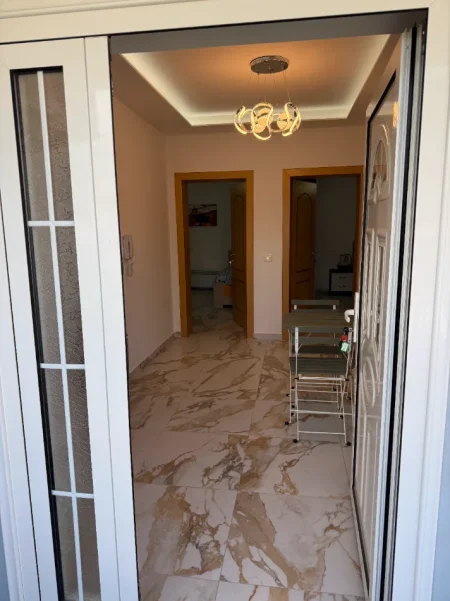 Tirane, jepet me qera shtepi 2+1 Kati 2, 94 m² 650 € 