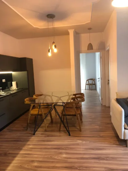 Tirane, jepet me qera apartament 2+1+Ballkon Kati 4, 80 m² 800 € (Hipoteka Rruga Panorama)