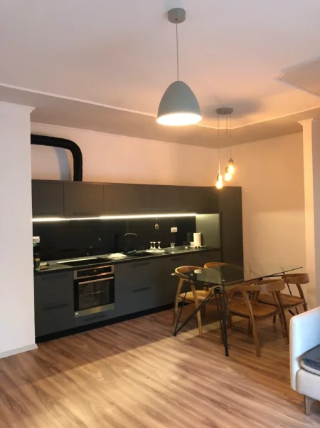 Tirane, jepet me qera apartament 2+1+Ballkon Kati 4, 80 m² 800 € (Hipoteka Rruga Panorama)