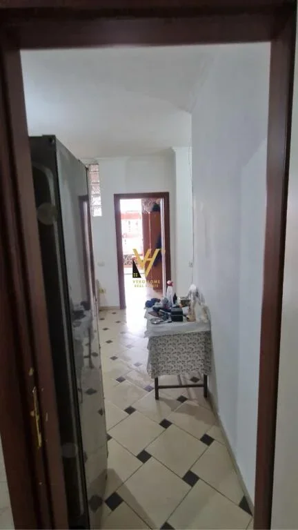 Tirane, jepet me qera apartament 1+1+Ballkon Kati 8, 60 m² 400 € (ASTIR)