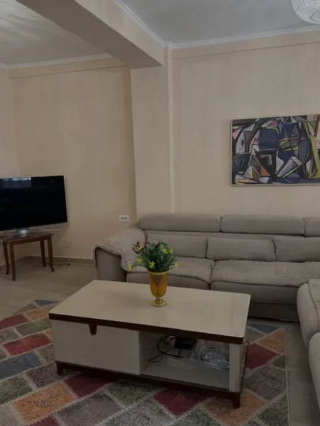 Tirane, shitet apartament 1+1+Ballkon Kati 7, 87 m² 265.000 € (Materniteti Blv Zogu i Pare)