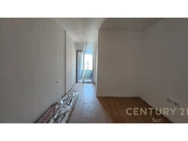 Tirane, shitet apartament 2+1 Kati 10, 80 m² 152.000 € (Oxhaku SUN143248)