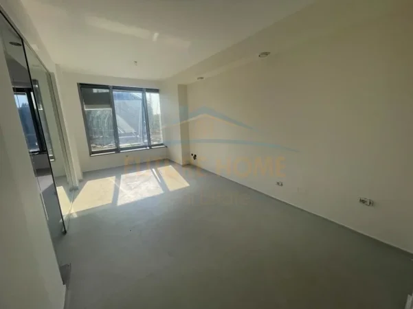 Tirane, jepet me qera zyre Kati 3, 58 m² 650 € (sami frasheri)