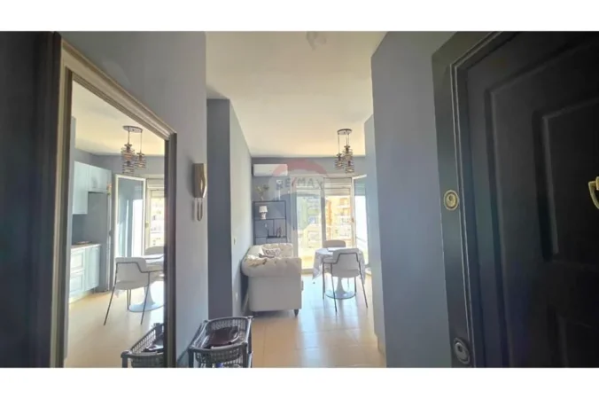 Vlore - Lungomare, shitet apartament 1+1 Kati 6, 61 m² 97.000 € (Rruga Reshat Osmani, Vlore)