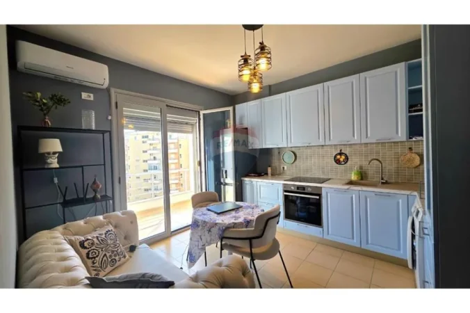 Vlore - Lungomare, shitet apartament 1+1 Kati 6, 61 m² 97.000 € (Rruga Reshat Osmani, Vlore)