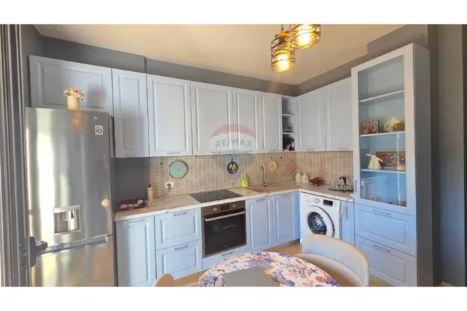 Vlore - Lungomare, shitet apartament 1+1 Kati 6, 61 m² 97.000 € (Rruga Reshat Osmani, Vlore)