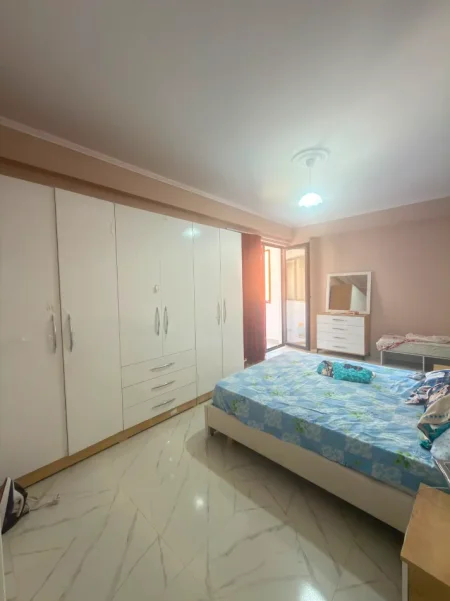 Tirane, jepet me qera apartament 2+1 Kati 3, 115 m² 500 € (Astir)