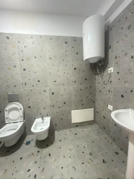 Tirane, jepet me qera apartament 2+1 Kati 3, 115 m² 500 € (Astir)