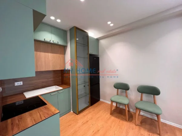 Tirane, jepet me qera apartament 2+1+Ballkon Kati 7, 110 m² 750 € (Don Bosko)