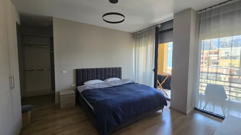 Tirane, jepet me qera apartament 1+1+Aneks+Ballkon Kati 4, 87 m² 600 € (rruga ali demi , tregu elektrik)