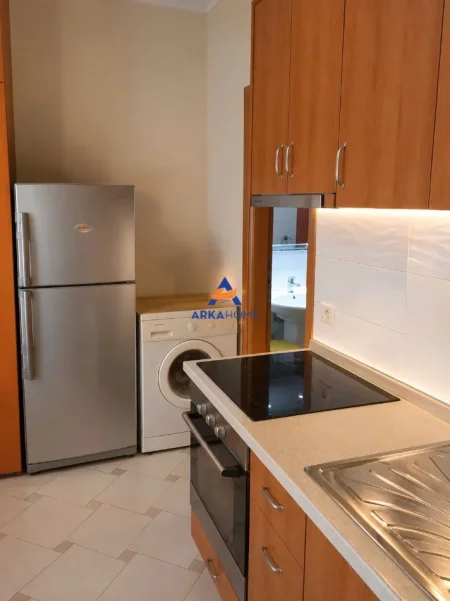 Tirane, jepet me qera apartament 1+1 Kati 2, 35 m² 528 € 