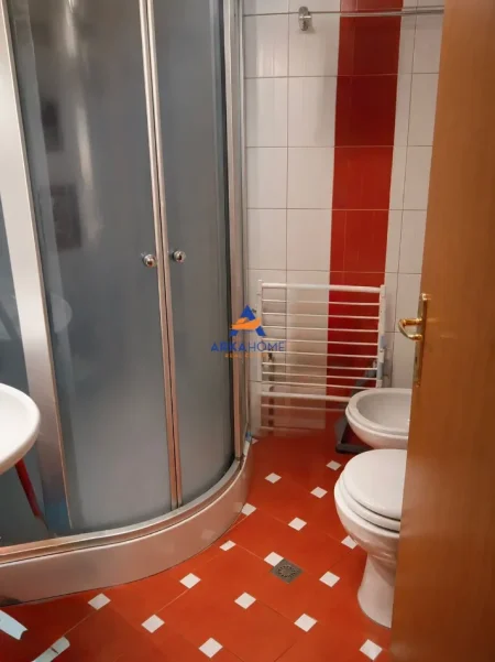 Tirane, jepet me qera apartament 1+1 Kati 2, 35 m² 528 € 