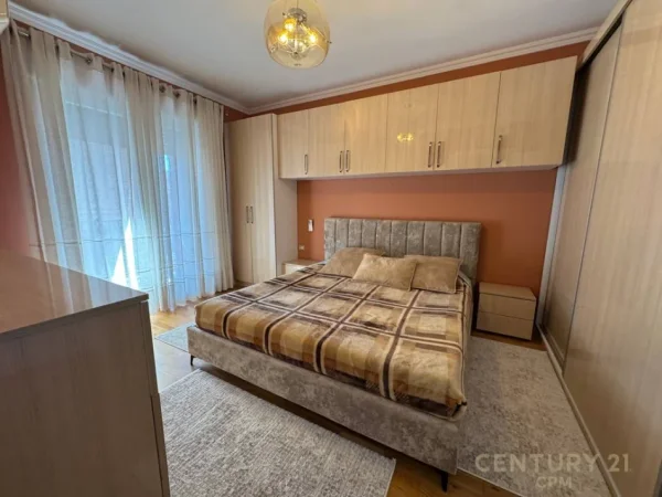 Tirane, jepet me qera apartament 2+1 Kati 2, 106 m² 1.200 € (Qender smart143211)