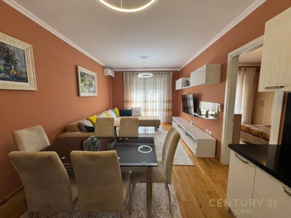 Tirane, jepet me qera apartament 2+1 Kati 2, 106 m² 1.200 € (Qender smart143211)