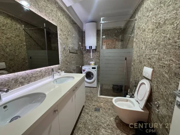 Tirane, jepet me qera apartament 2+1 Kati 2, 106 m² 1.200 € (Qender smart143211)