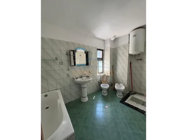 Tirane, shitet apartament 1+1 Kati 4, 60 m² 108.000 € (ALI DEMI)