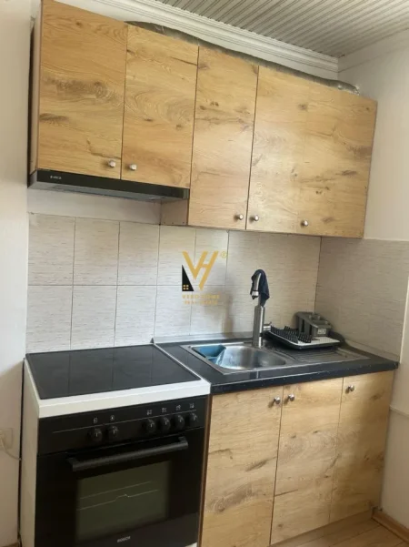 Tirane, jepet me qera apartament 1+1+Ballkon Kati 0, 60 m² 470 € (VASIL SHANTO)