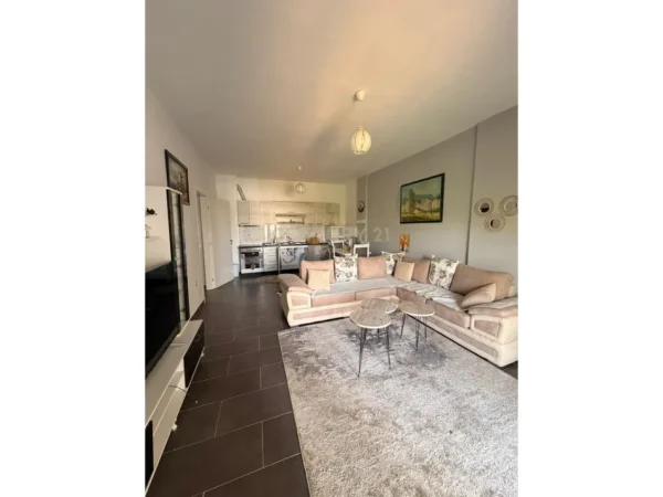 Tirane, jepet me qera apartament 1+1 Kati 2, 71 m² 400 € (Fresk Gold143240)