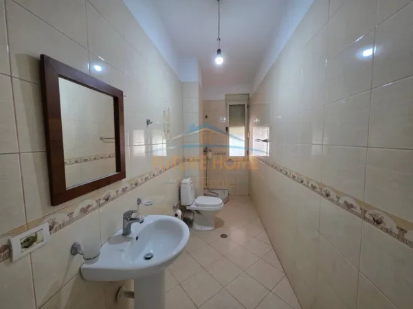 Tirane, jepet me qera apartament 2+1 Kati 1, 100 m² 475 € (UNAZA E RE)