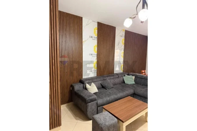 Tirane, jap me qera apartament 2+1+Ballkon Kati 4, 78 m² 600 € (Don Bosko)